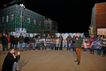 Un millar de vecinos se moviliza en Gata para exigir servicios sociales plenamente públicos