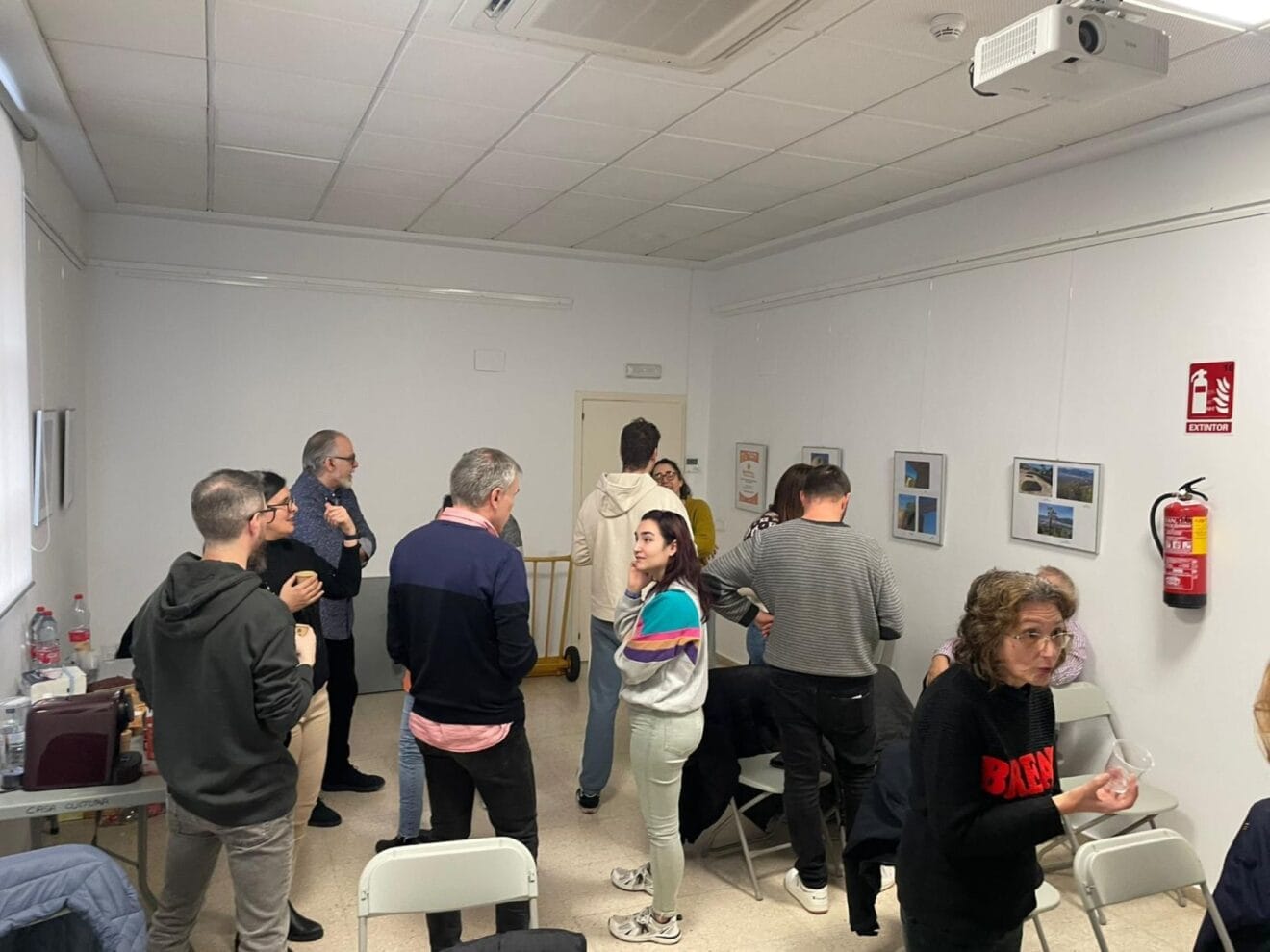 Primera sesión participativa centrada en comunidad, cooperación y derecho a la vivienda