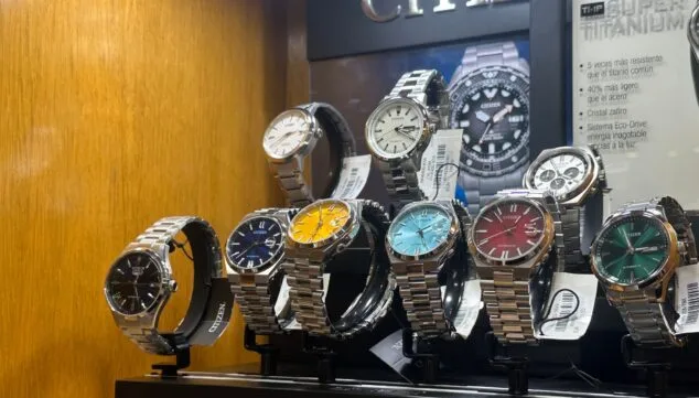 Tu guía de regalos en la Marina Alta: calidad, tendencias y comercio local 20 relojes con esferas de colores citizen