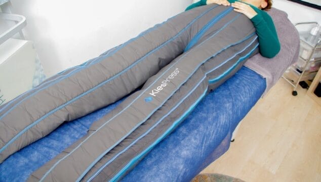 Imatge: Sessió de pressoteràpia a Guaraná