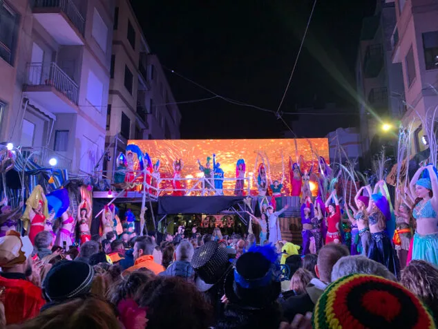 aladin en el festival darts esceniques 2024 del carnaval de pego