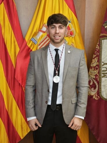 Álex Coca, durante el pleno extraordinario en el que tomó posesión de su cargo como concejal del Ayuntamiento de Calp