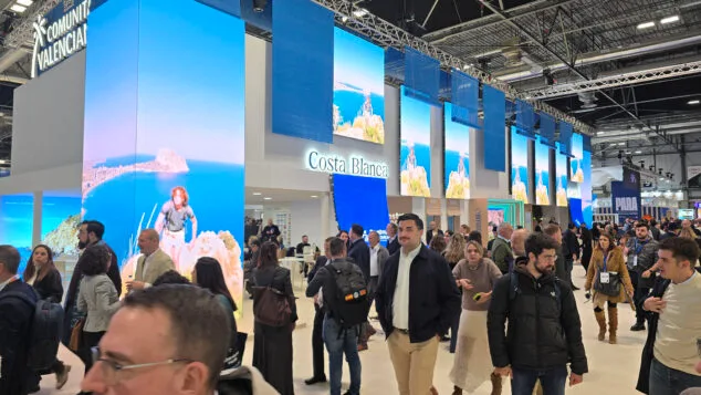 A Comunidade Valenciana consolida sua posição como uma das principais atrações da Fitur 2026 e atrai 47% dos visitantes da feira. Ambiente da Cotsa Blanca e Comunidade Valenciana em Fitur 2026 06