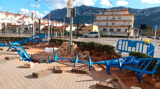 I servizi di emergenza sollecitano estrema cautela a causa degli avvisi di forti venti, onde alte e neve 1 Immagine: Danni a Dénia causati dai forti venti