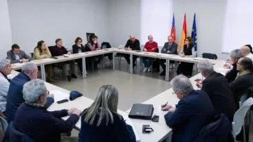 El conseller Juan Carlos Valderrama durante la reunión en la que se informó del nuevo marco normativo de los bous al carrer en la Comunitat Valenciana