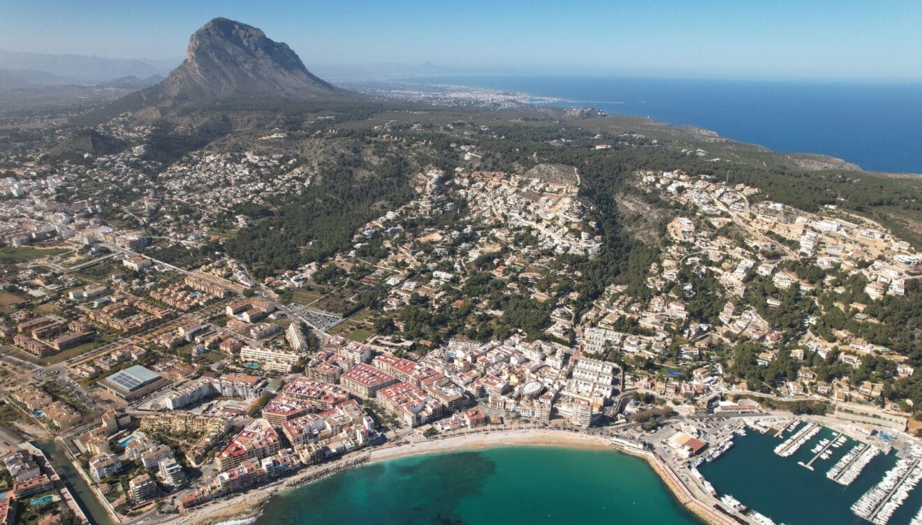 Encuentra tu villa de alto nivel en Xàbia, Dénia o Calp