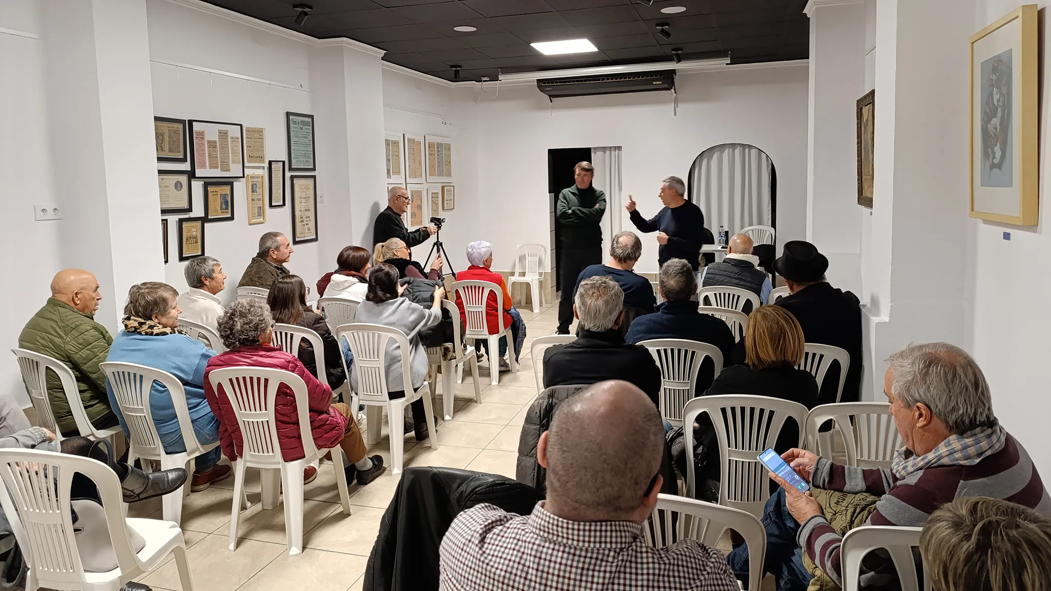 encuentro de la associacio cultural ocell de ondara con jordi raul verdu
