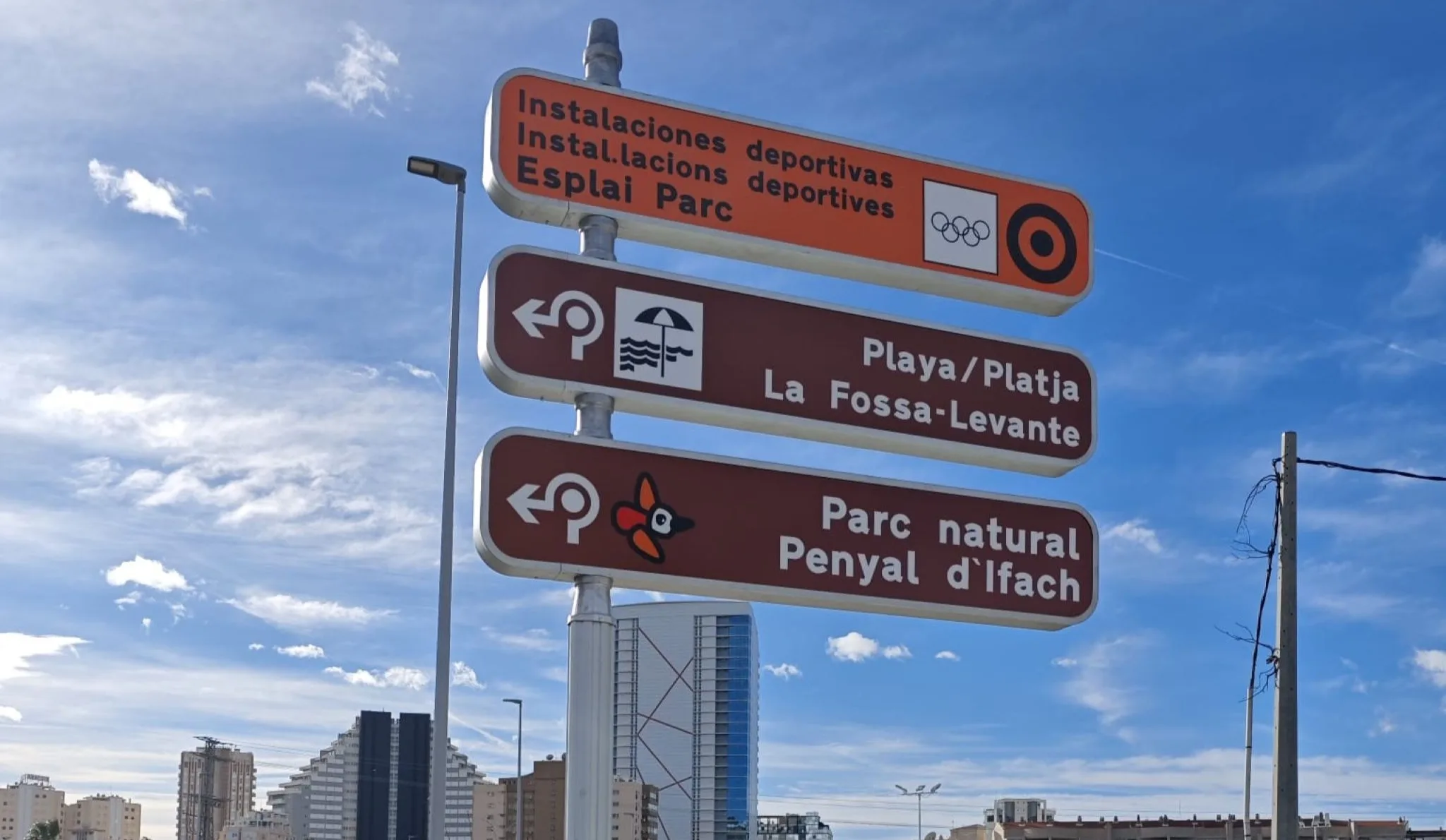 nueva senalizacion urbana en calp para mejorar la orientacion de vecinos y visitantes 1