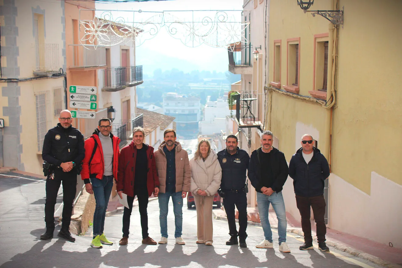 Planificación de la Volta Ciclista Comunitat Valenciana en la calle Pou de Benitatxell