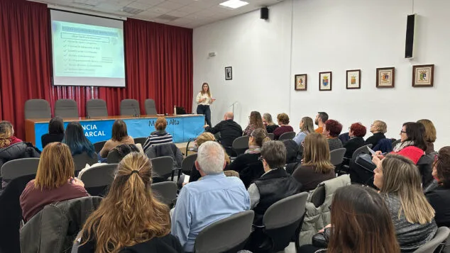 Imagen: Presentación del 'Proyecto de inserción sociolaboral de mujeres víctimas de violencia de género en la Marina Alta' de la Xarxa d'Igualtat de la comarca