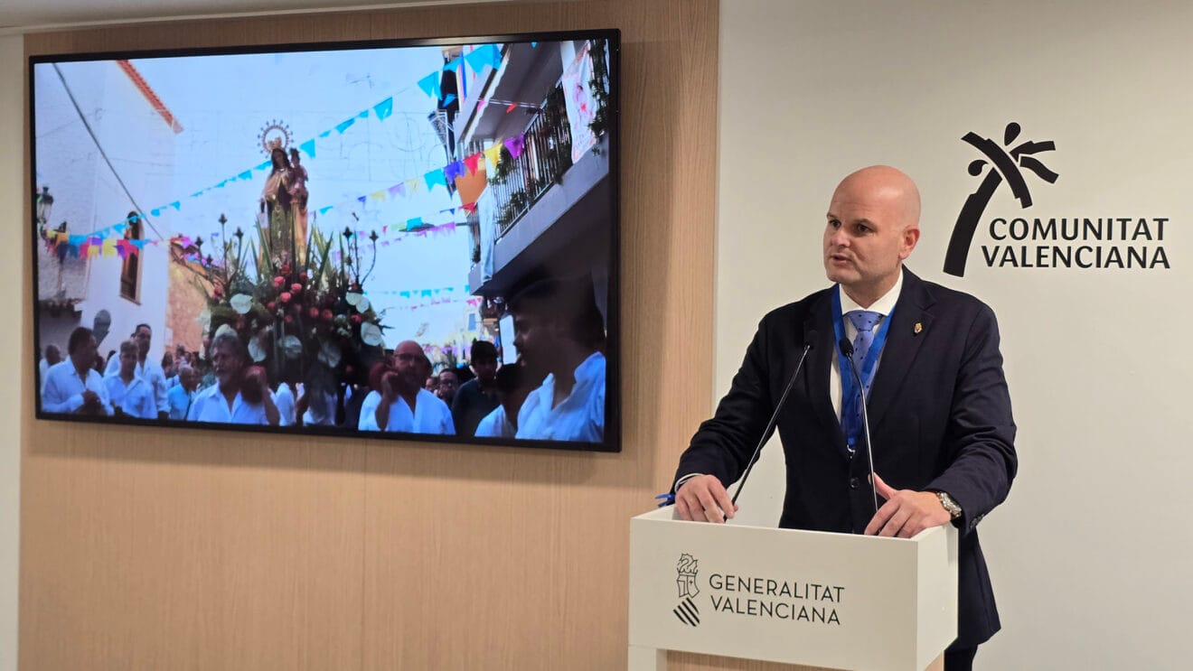 Raúl Llobell, alcalde de Teulada Moraira presenta en FITUR 2026 la campaña 'Dos almas, un destino. Teulada Moraira'
