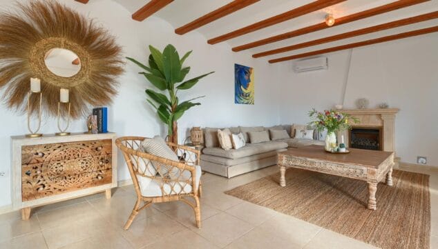 salon luminoso de villa lulu con espacio para descansar en cualquier epoca del ano