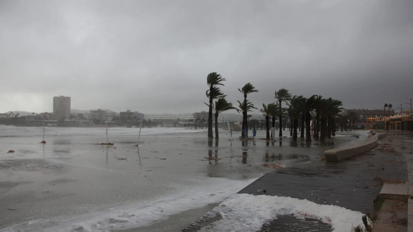 Temporal de lluvia, viento y mar en Xàbia en 2020 (archivo)
