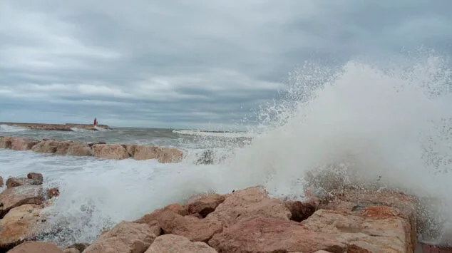 Imagen: Temporal marítimo desde la costa de Dénia este 2026