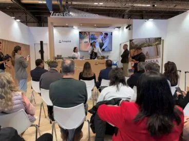 Vista general del público asistente al show cooking de Benissa en la Zona Gastronómica de FITUR, donde se presentó la propuesta del tradicional esmorzar benisser