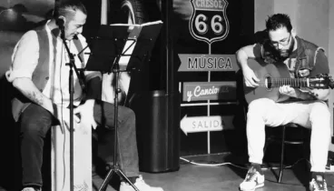 disfruta de un ambiente acogedor con variedad musical en cresol 66