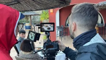 "Todo lo que está bien está en Calp": la producción audiovisual que impulsa una nueva forma de entender el turismo 10 grabacion durante la produccion del video todo lo que esta bien esta en calp