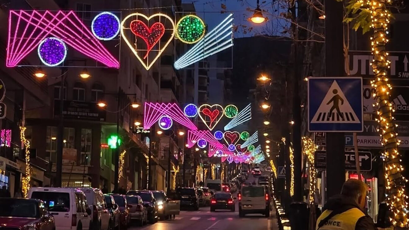 Valentinstagsbeleuchtung in Calp