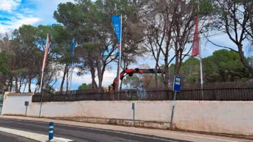 imagen de la maquinaria pesada y la publicidad en el patmore de benissa remitida por salvem el litoral