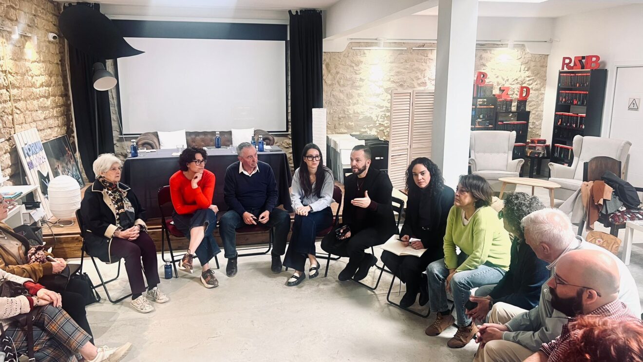 Representantes de Compromís mantienen un encuentro con asociaciones vecinales y entidades sociales