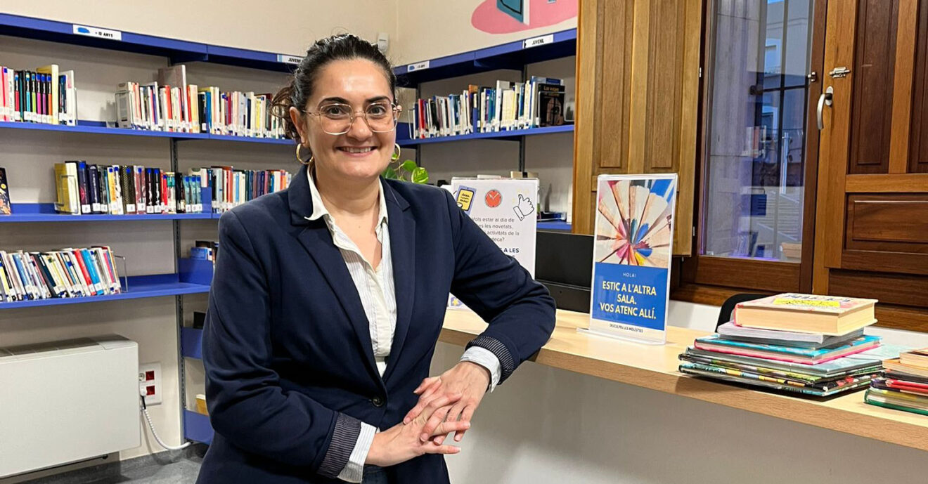 Rosana Marí, concejala de Cultura, en la Biblioteca