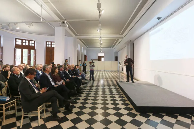 Imagen: Un estudio sobre la pesca de arrastre financiado por la Diputación avala los recursos existentes, aunque aboga por una transición hacia la sostenibilidad