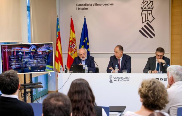 Imagen: Un momento de la comparecencia en la que los responsables autonómicos explican los objetivos y pruebas piloto del proyecto «5G Emergencias»