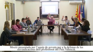 Pedreguer se une a la defensa de los derechos del profesorado de la educación pública valenciana 2 Votación en el pleno del Ayuntamiento de Pedreguer de la moción de apoyo al profesorado valenciano.