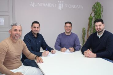 Firma del acuerdo de inversiones entre PSPV-PSOE y PP en Ondara