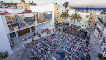 acto en la placa de la villa de calp