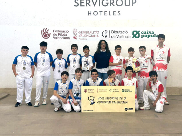 Imagen: Jugadores de la categoría alevín