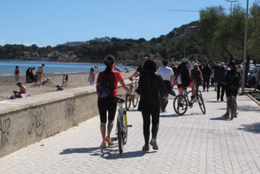 ambiente en denia un dia de pascua archivo