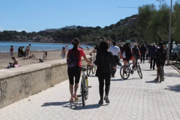 ambiente en denia un dia de pascua archivo