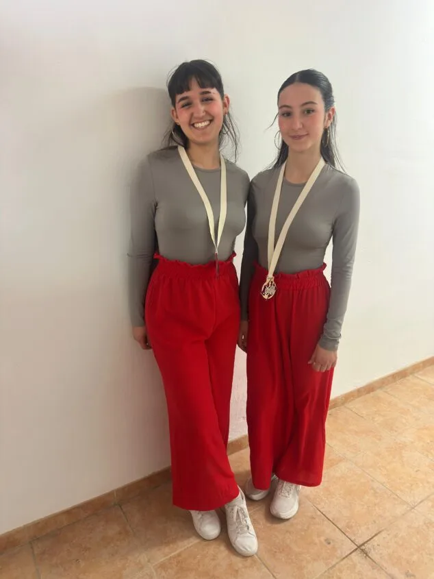 Las bailarinas de Calp y Benitatxell logran múltiples podios en el campeonato solidario Dance in Action 13 bailarinas de calp durante su participacion en el campeonato solidario dance in action 12