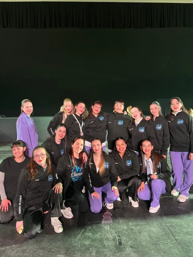 Las bailarinas de Calp y Benitatxell logran múltiples podios en el campeonato solidario Dance in Action 15 bailarinas de calp durante su participacion en el campeonato solidario dance in action 14