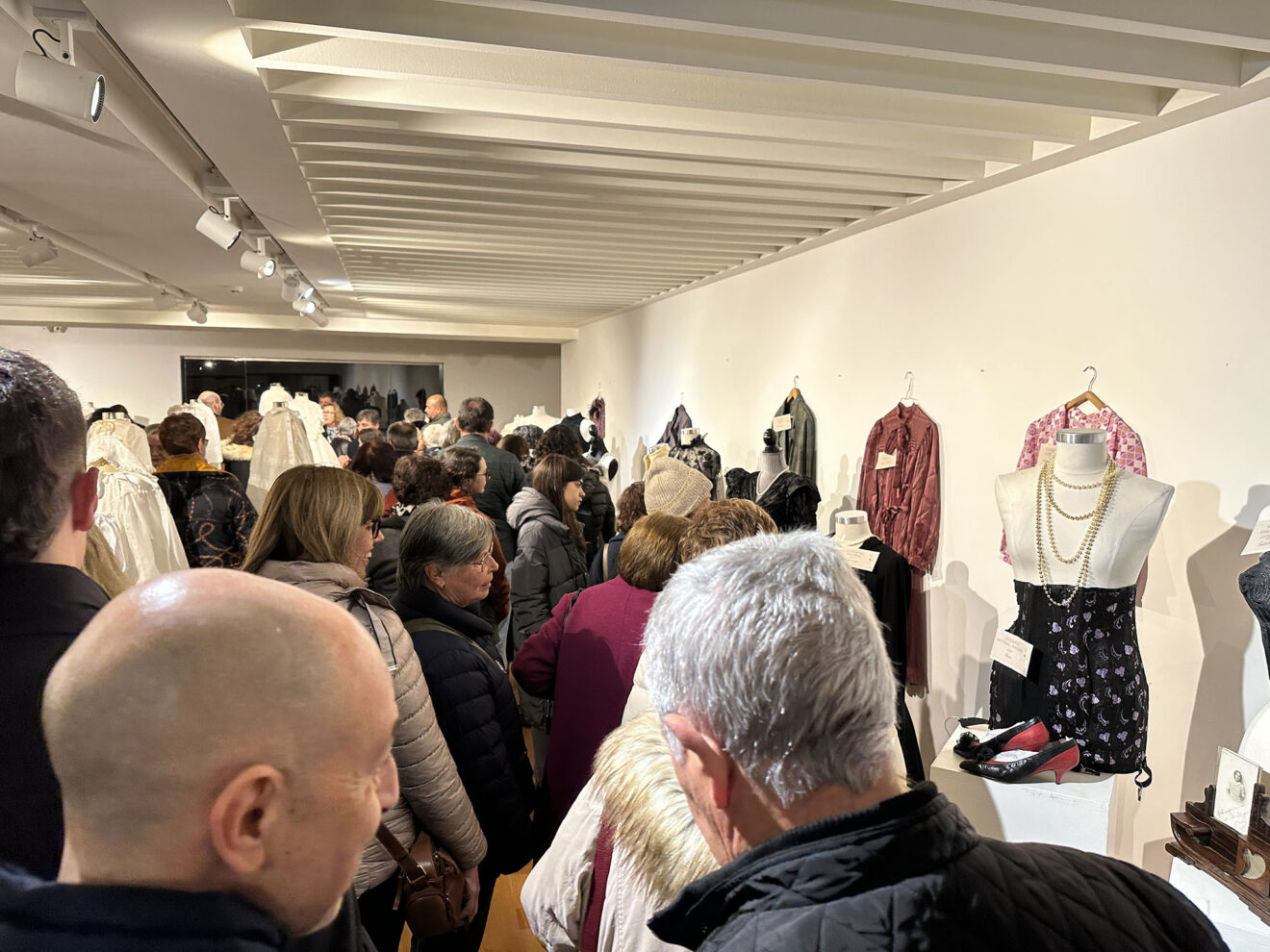 Benissa inaugura por el 8M su homenaje a las modistas 64