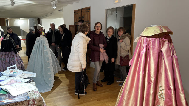 benissa inaugura por el 8m su homenaje a las modistas 80