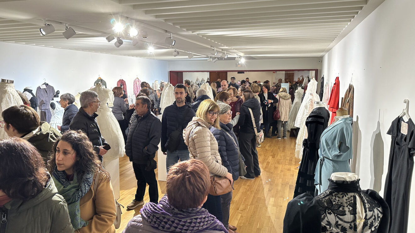 Benissa inaugura por el 8M su homenaje a las modistas 90