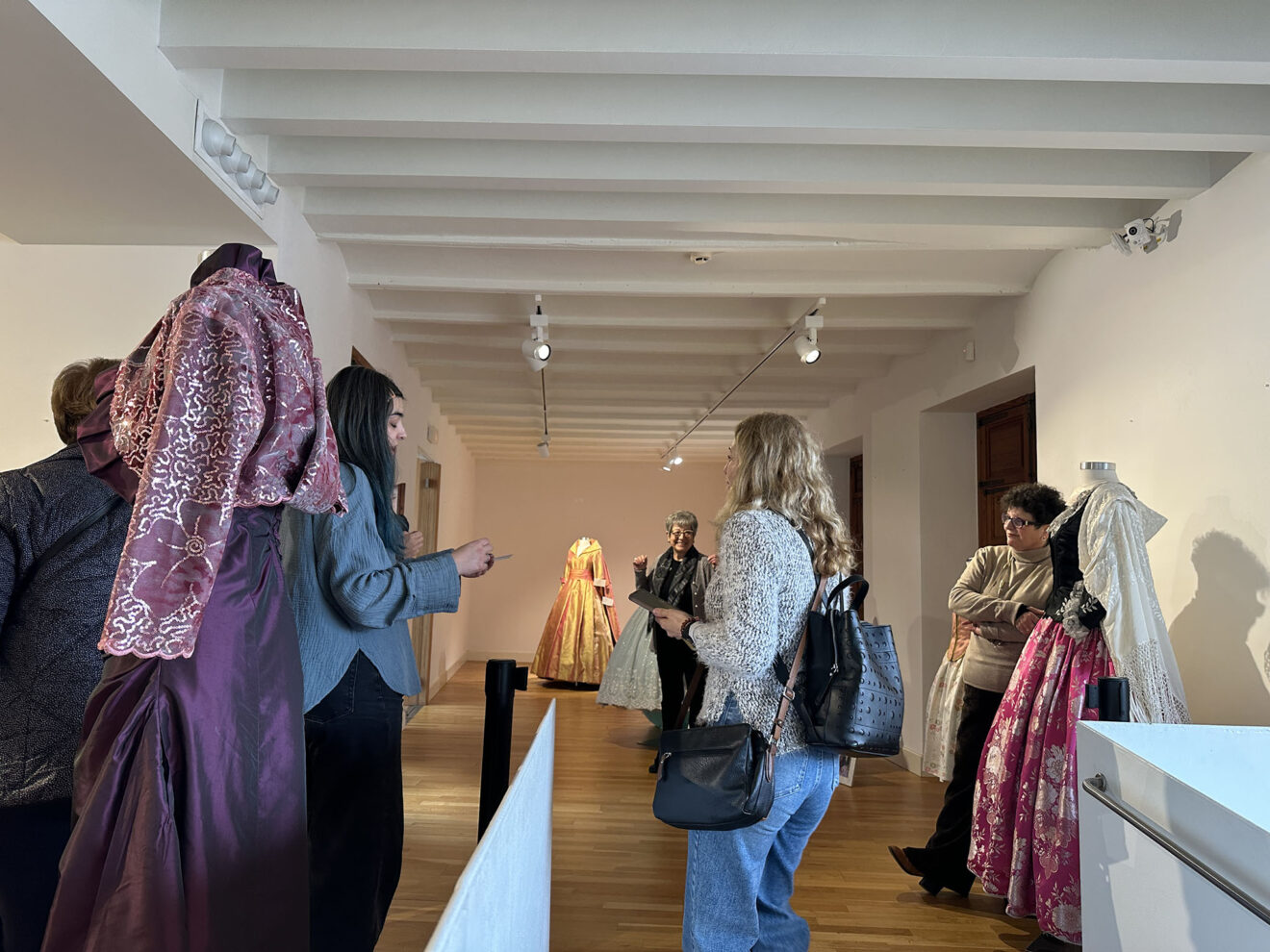 Benissa prepara la exposición 'Fils de memòria' por el 8M 09