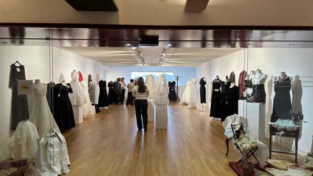 benissa prepara la exposicion fils de memoria por el 8m 16