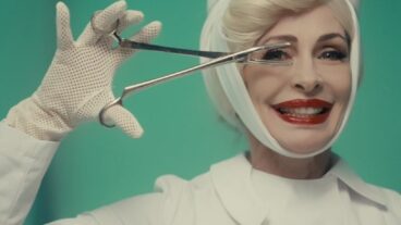 Nebulossa muestra sus «Cicatrices» y celebra la libertad en su nuevo proyecto musical 8 clip del videoclip de cicatrices cancion incluida en el album virtuzorrismo de nebulossa