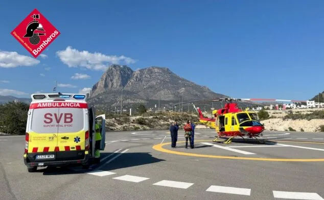 Imagen: Dispositivo sanitario para el traslado del senderista