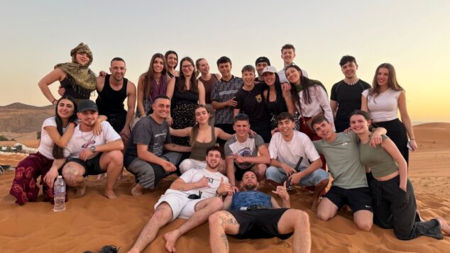 Imatge: Foto de grup a les dunes del desert del Sàhara