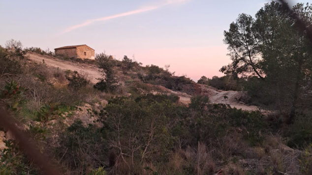 Images dénonçant les travaux de terrassement dans la zone du projet d'aménagement urbain Patmore de la plateforme Salvem el Litoral
