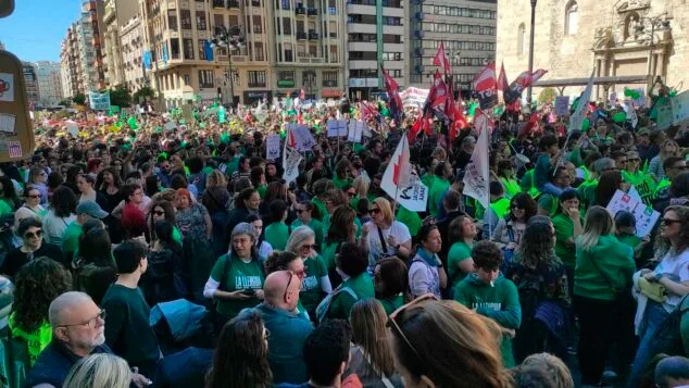 Imagen: La huelga educativa toma el centro de València
