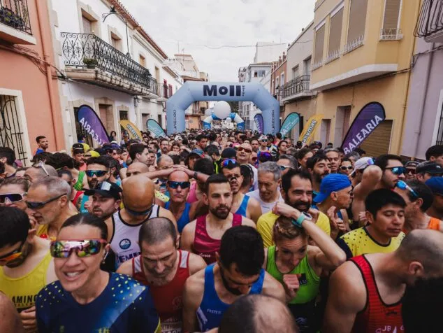 Imagen: La marea de corredores tomó las calles de Gata en una de las ediciones con mayor participación que se recuerdan