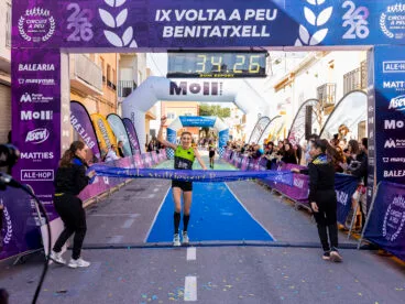 Mª Isabel Ferrer vence en la Volta a Peu de Benitatxell 2026