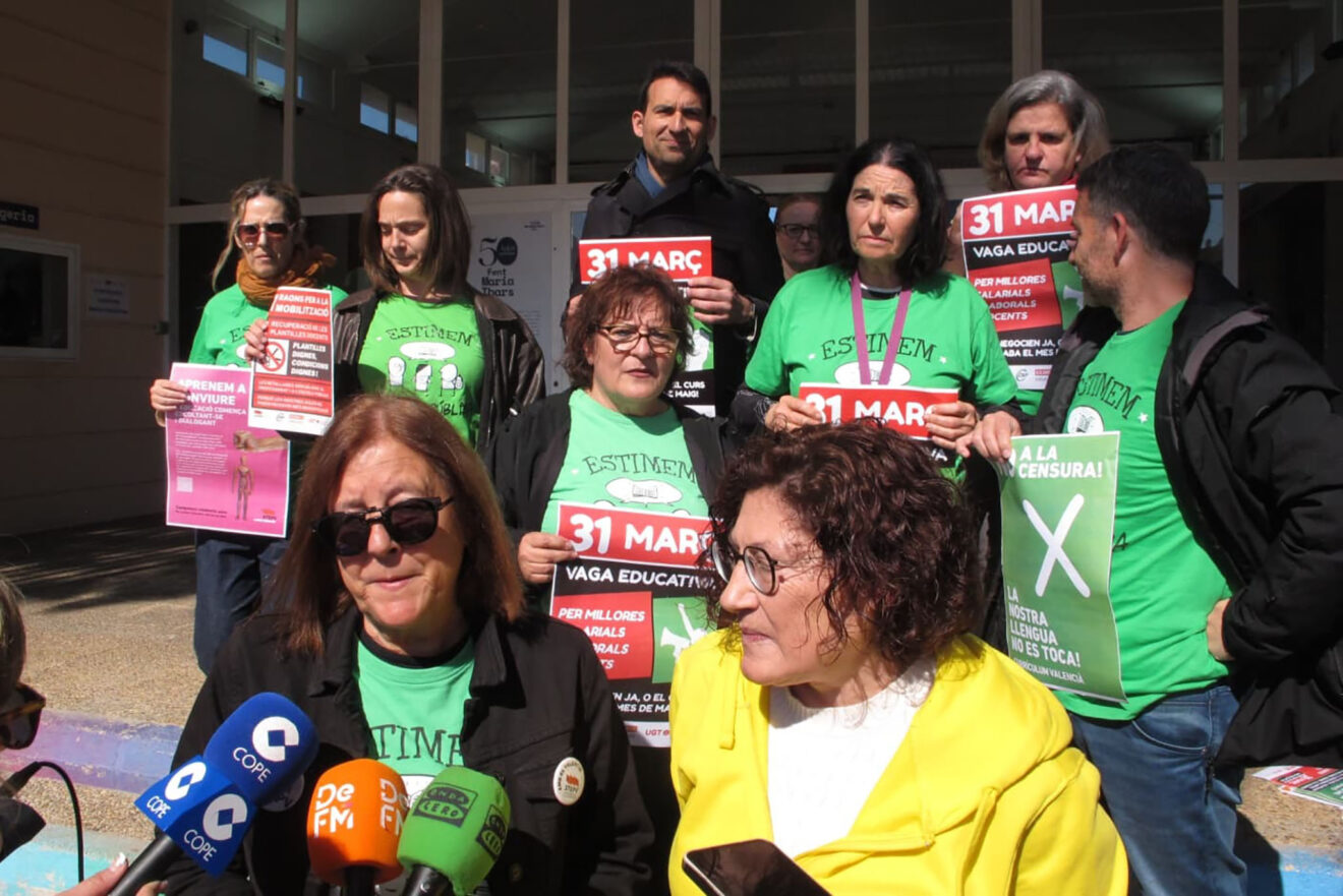Marta Benavent, representante de STEPV,  y Carmen Soria, representante de CCOO, en representación de los docentes de la Marina Alta