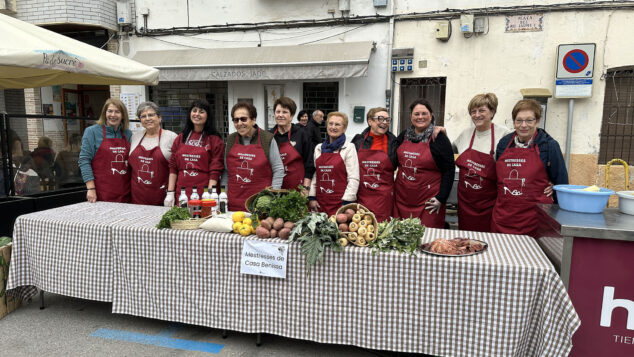mestresses de casa de benissa elaborando el putxero de polp en essencia