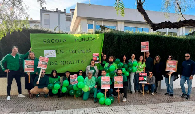Imagen: Mobilización en el CEIP Port de Xàbia